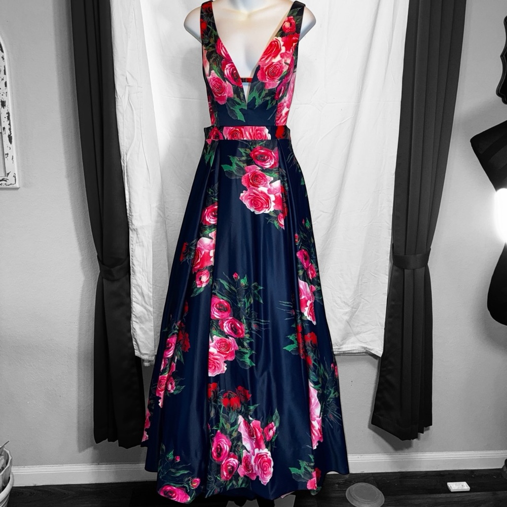 🔥🔥 David's Bridal Navy Floral Dress with Petricoat - Picture 2 of 16